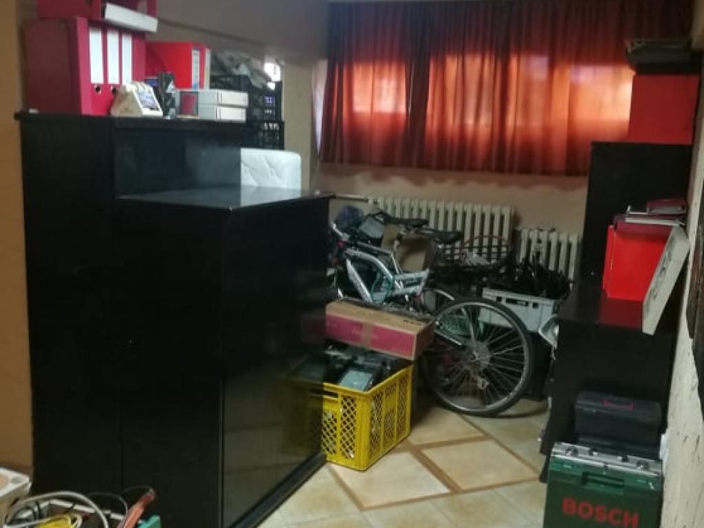 Kragujevac Lokal cetvorosoban i veci Erdoglija