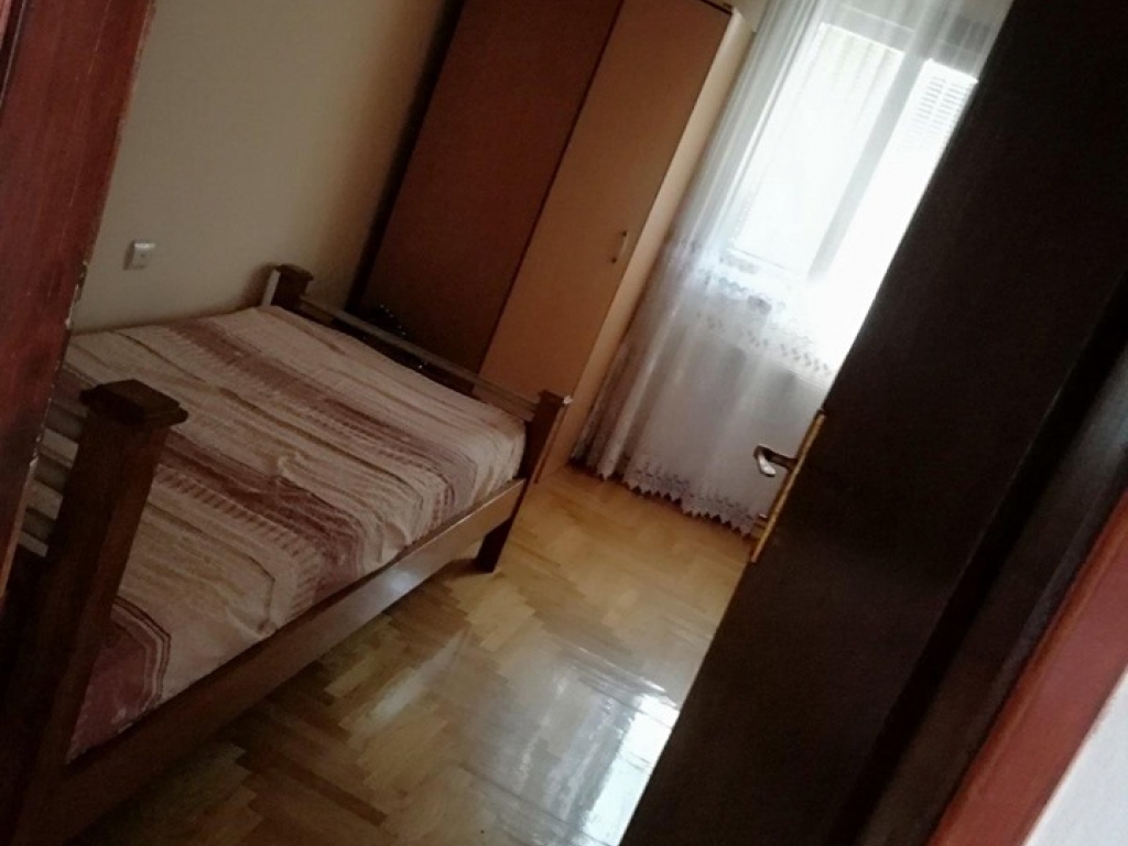 Kuća cetvorosoban i veci Aerodrom