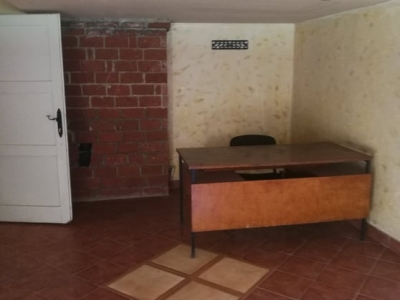 Kragujevac Lokal cetvorosoban i veci Erdoglija