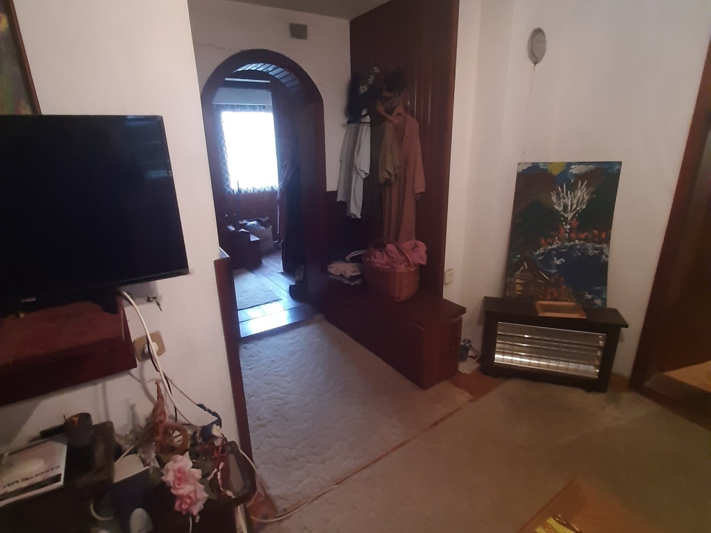 Kragujevac Kuća cetvorosoban i veci Teferic