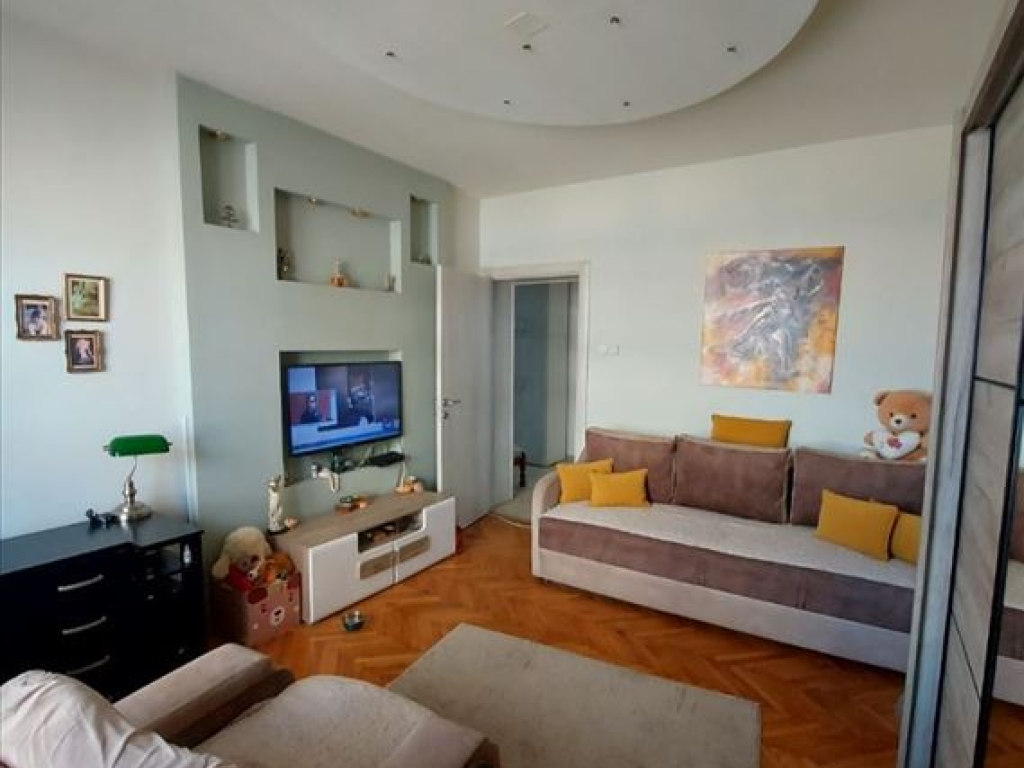 Kragujevac Stan dvosoban Centar