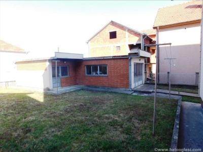 Kragujevac Kuća cetvorosoban i veci Stanovo
