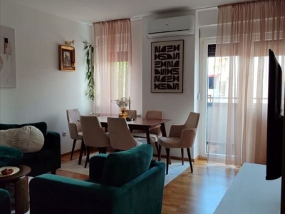 Kragujevac Stan cetvorosoban i veci Centar
